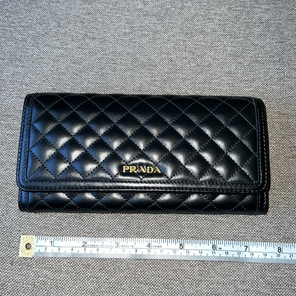 Prada Soft Calf Quilt Wallet-Authentic-EUC - Picture 12 of 14